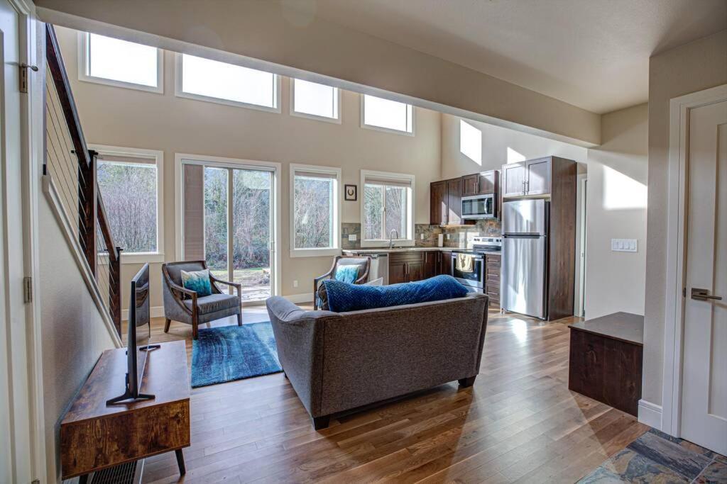 Newly Built Modern Chalet Duplex - 2 Mount Hood Village Esterno foto