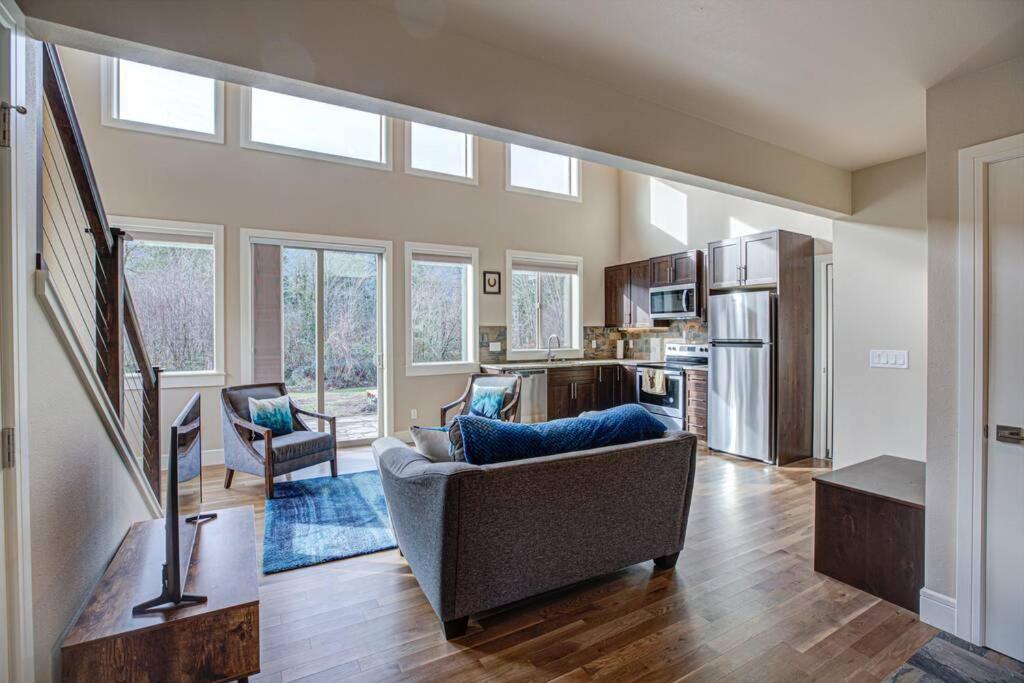 Newly Built Modern Chalet Duplex - 2 Mount Hood Village Esterno foto